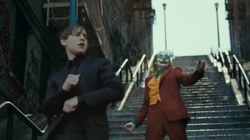 Coringa de Joaquin Phoenix encontra o Homem-Aranha de Tobey Maguire (Foto: YouTube / Reprodução)