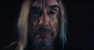 Iggy Pop no clipe de "We are the people" (foto: reprodução/ YouTube)