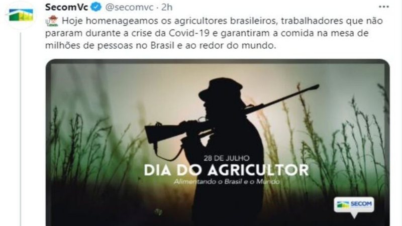 Foto de homem armado na publicação da Secom  (Reprodução/Twitter)