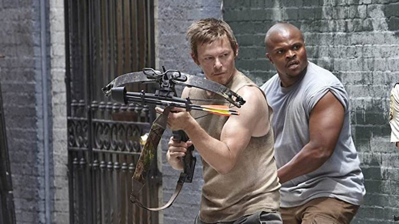 IronE Singleton e Norman Reedus em The Walking Dead (Foto: Reprodução)