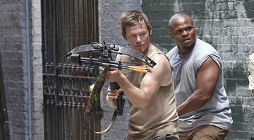 IronE Singleton e Norman Reedus em The Walking Dead (Foto: Reprodução)