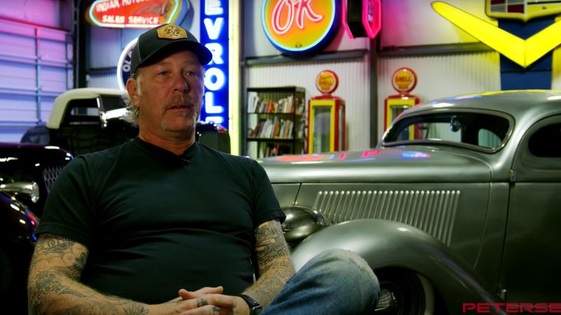 James Hetfield no vídeo promocional do Petersen Automotive Museum (foto: reprodução/ YouTube)