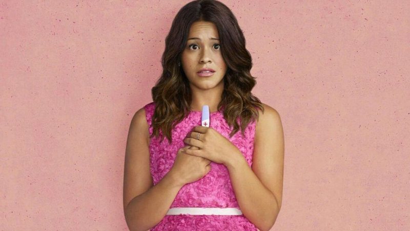 Gina Rodriguez em Jane, The Virgin (Foto: Divulgação/CW)