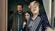 Jason Segel, Lily Collins e Jesse Plemons em Sorte de Quem? (Foto: Divulgação / Netflix)