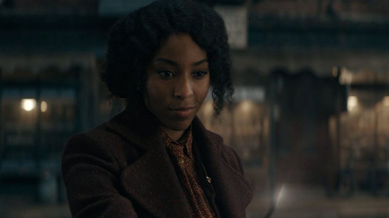 Jessica Williams como Eulalie 'Lally' Hicks em Os Segredos de Dumbledore (Foto: Divulgação/ Warner Bros.)