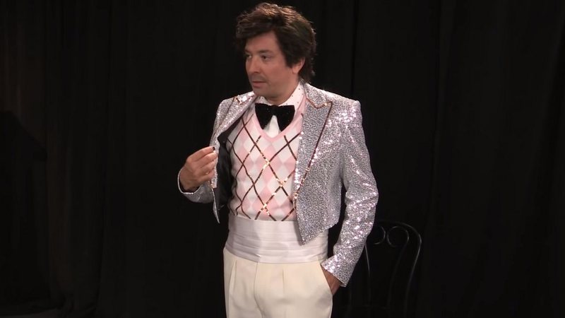 Jimmy Fallon como Harry Styles em esquete (Foto: Reprodução/YouTube)