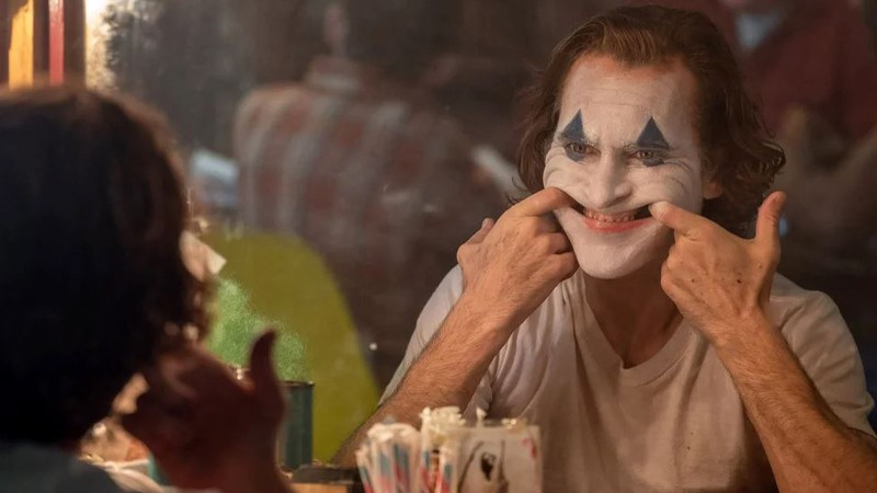 Joaquin Phoenix como Coringa (Foto: Reprodução/Warner)