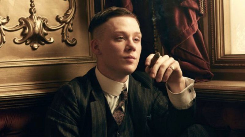 Joe Cole em Peaky Blinders (Foto: Reprodução /Twitter)