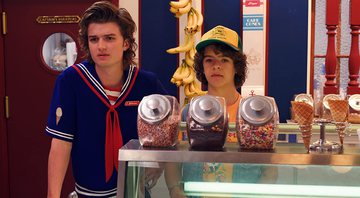 Gaten Matarazzo e Joe Keery em Stranger Things (Foto: Reprodução)