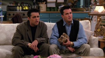 Joey e Chandler em Friends (Foto: IMDb / Reprodução)