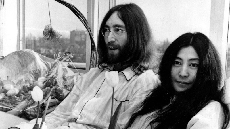 John Lennon e Yoko Ono no Bed-In (Foto: AP)