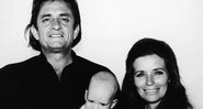 Johnny e June Cash com o filho, John Carter Cash (Foto: Paramount Pictures / Getty Images)