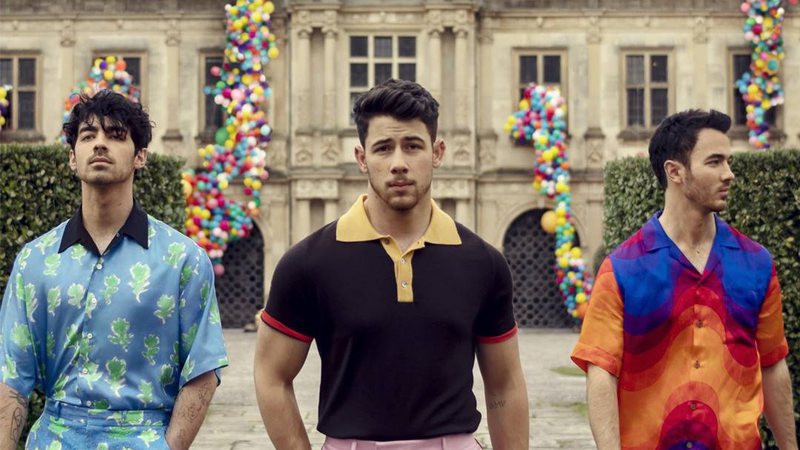 O trio Jonas Brothers voltou com a música "Sucker" (Foto: Republic Records / Divulgação)