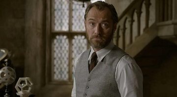 Jude Law como Dumbledore em Animais Fantásticos: Os Segredos de Dumbledore (Foto: Divulgação / Warner Bros.)