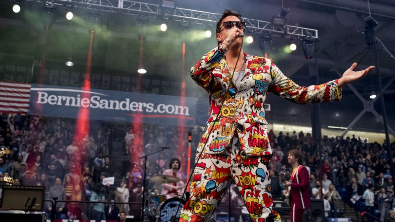 Julian Casablancas no showmício para Bernie Sanders (Foto: AP)