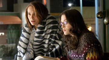 Kat Dennings e Natalie Portman em Thor (Foto: Reprodução)