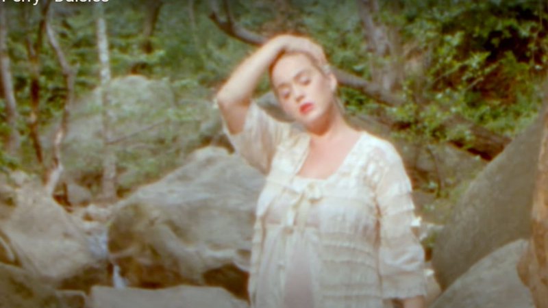 Katy Perry no clipe de "Daisies" (Foto: Reprodução / Youtube)