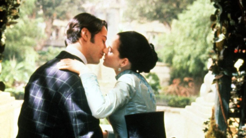 Keanu Reeves e Winona Ryder em Dracula (Foto: Reprodução / American Zoetrope)