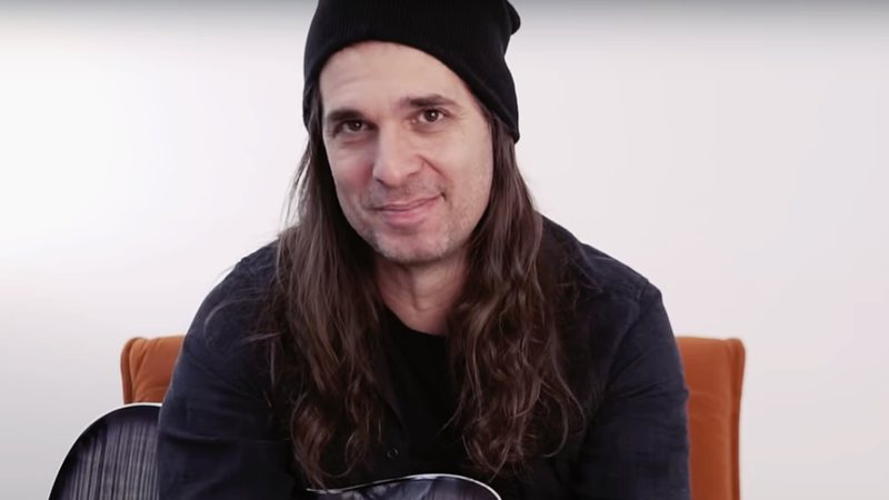 Kiko Loureiro (Foto: Reprodução/YouTube)