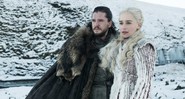 Emilia Clarke e Kit Harrington em Game of Thrones (foto: Reprodução HBO)