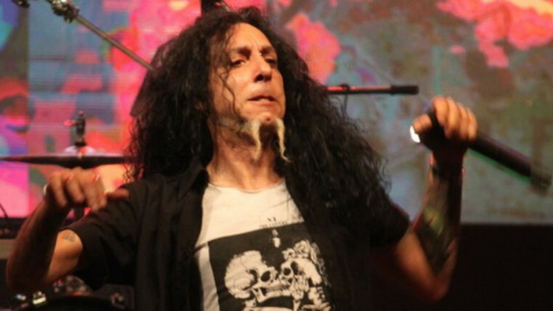 O vocalista do Korzus pediu ajuda aos seguidores - (Foto: Divulgação)