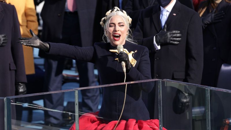 Lady Gaga canta hino-nacional na posse de Joe Biden (Foto: Alex Wong/Getty Images)