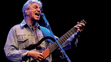 Caetano Veloso optou por lançar seu último disco, Cê (2006), antes na internet do que em lojas físicas - Guto Costa/Divulgação