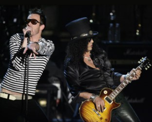 Scott Wailand (à esquerda) e Slash - AP