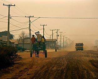 Distrito de Colniza tem uma rua só, de terra - Araquém Alcântara