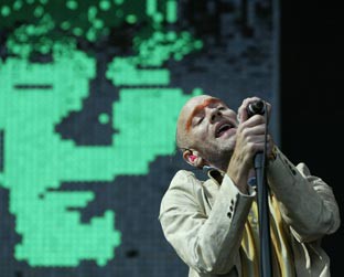 Michael Stipe: um disco de verdade no dia da mentira - AP