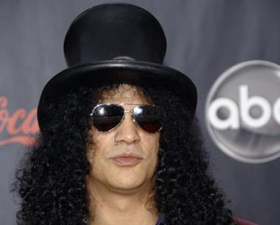 Slash arranhou sua guitarra para Bill Gates - AP