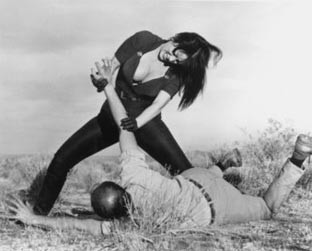 A atriz Tura Satana como Varla, em <i>Faster, Pussycat! Kill! Kill!</i> - Reprodução