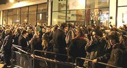 A fila para ver Radiohead no inverno londrino - Reprodução