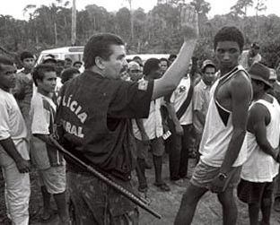 Município de Ulianópolis, a 390 quilômetros de Belém (PA): no dia 30 de julho de 2007, o grupo móvel resgatou 1064 cortadores de cana que trabalhavam em regime escravagista - Carlos Juliano Barros