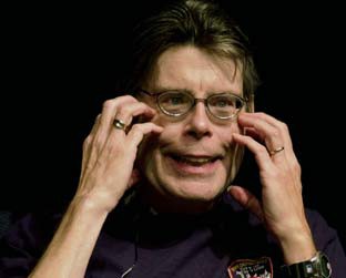 O mestre do horror, Stephen King, agora também está no teatro - AP