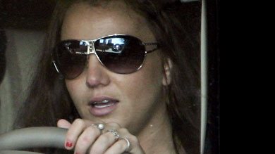 Britney a caminho de uma audiência a respeito da guarda dos filhos, em 2007 - AP