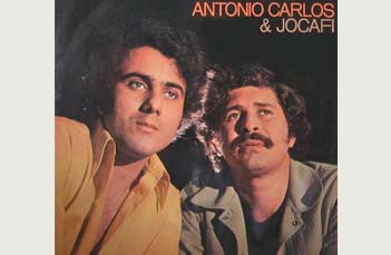 Antonio Carlos e Jocafi tocam seu àlbum homônimo, de 1973, no Largo do Arouche à 1h do dia 27