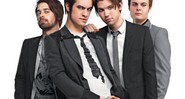 O Panic! at the Disco (da esq. para a dir.): John Walker (baixo), Brendon Urie (vocal), Ryan Ross (guitarra) e Spencer Smith (bateria) - Max Vadukul