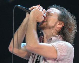 Preferido de dez entre dez roqueiras, Eddie Vedder agora disputa o título de vegetariano mais sexy - Divulgação