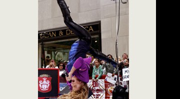 Fergie cantou e fez acrobacias para programa de televisão norte-americano - AP