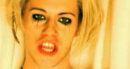 Chris Crocker, conhecido pelo vídeo "Leave Britney Alone", no clipe de "Porks and Beans" - Reprodução