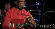 Bo Diddley em uma de suas últimas apresentações, em 2006. Músico foi pioneiro do rock 'n roll - AP