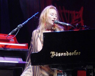 Tori Amos se torna independente e quer cruzar barreiras musicais com novos projetos - Reprodução/Site Oficial