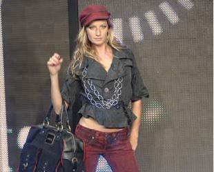 A Colcci (na foto, Gisele Bündchen em desfile da grife) trocou o Fashion Rio pela SPFW; agora, é o piloto da semana paulista de moda que assume o controle do evento carioca - Cadu Pilotto