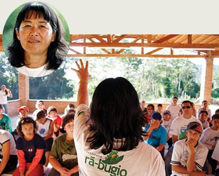 Elza Woehl alerta adolescentes sobre a importância de preservar o meio ambiente. "Em 30 anos, pode não haver água na região".