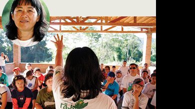 Elza Woehl alerta adolescentes sobre a importância de preservar o meio ambiente. "Em 30 anos, pode não haver água na região".