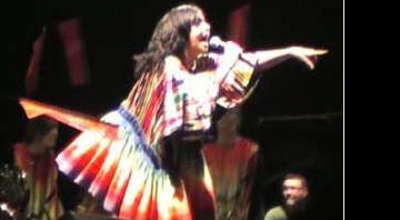 Björk (foto) e a banda Sigur Ros tocam para o mundo em prol do meio ambiente - Fernanda Soares