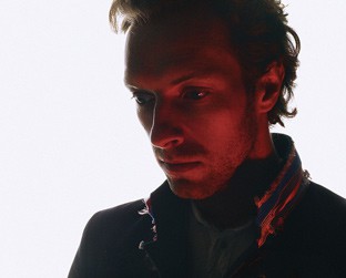 Chris Martin sobre o a gravação do quarto disco: "Nós éramos maiores do que bons. Estávamos famintos para melhorar." - Nadav Kander