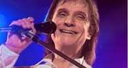 Roberto Carlos vai subir ao palco ao lado de Caetano Veloso para celebrar os 50 anos da bossa nova - Reprodução/Site Oficial