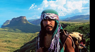 Joás em casa, na Chapada Diamantina: "Para entender o fogo, tem que vivê-lo, sentir toda a cadeia de um ecossistema que está se acabando - e a extinção é para sempre" - Araquém Alcântara